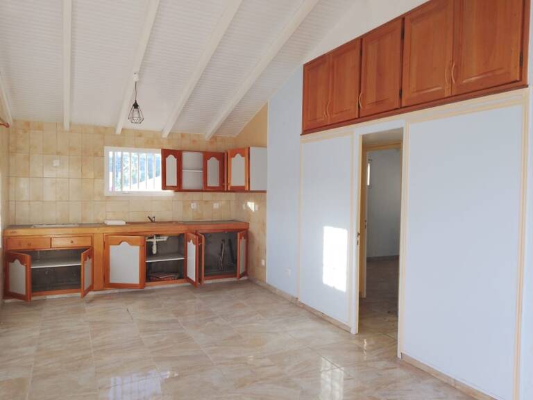   À VENDRE – Maison 2 niveaux à Baillif Guadeloupe, proche du centre et de toutes commodités — photo 1