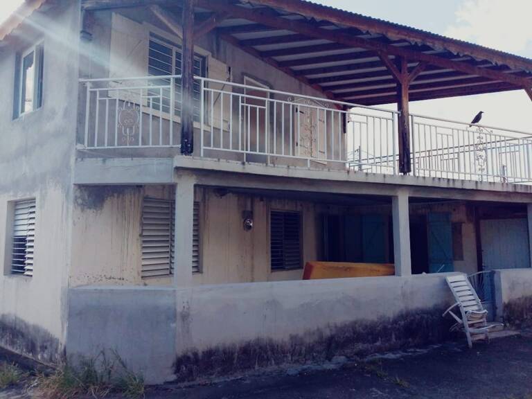 🏡 À VENDRE – Maison 2 niveaux à Baillif Guadeloupe, proche du centre et de toutes commodités — photo 1