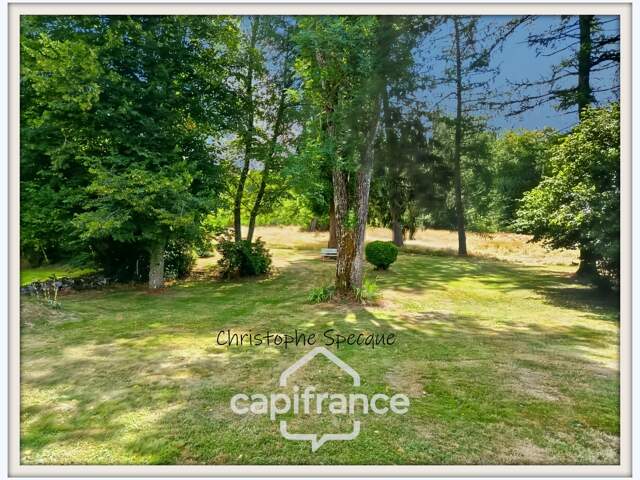 Du charme, de l’espace et 3 000 m² de terrain… une maison qui ne laisse pas indifférent ! PALLADUC (63) — photo du bien