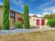 MAISON EN PIERRE RÉNOVÉE – 157 M² – 3 CHAMBRES – TERRAIN DE PLUS DE 3 000 M² PISCINABLE – GRANGE ET DÉPENDANCES – PROCHE LA CRÈCHE / NIORT — photo 2