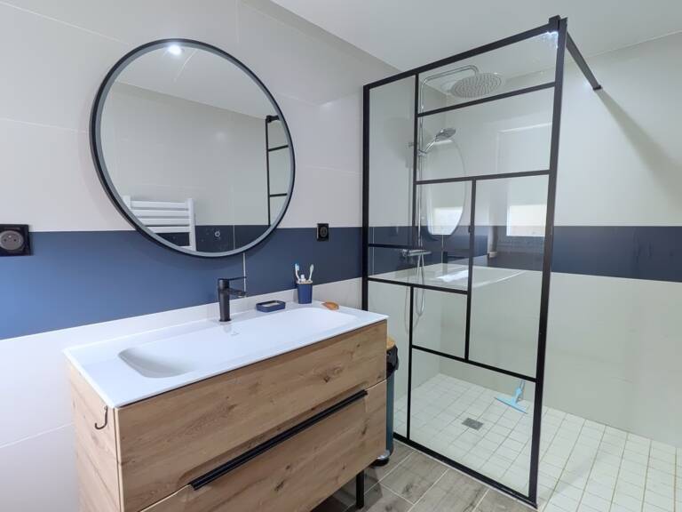 MAISON EN PIERRE RÉNOVÉE – 157 M² – 3 CHAMBRES – TERRAIN DE PLUS DE 3 000 M² PISCINABLE – GRANGE ET DÉPENDANCES – PROCHE LA CRÈCHE / NIORT — photo 1