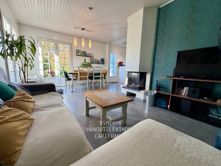 Maison à vendre 7 pièces LES HERBIERS (85) — photo 1