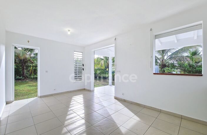 Maison T2 à louer - 1 chambre, location nue, jardin - Néron, LE MOULE (971) — photo 5