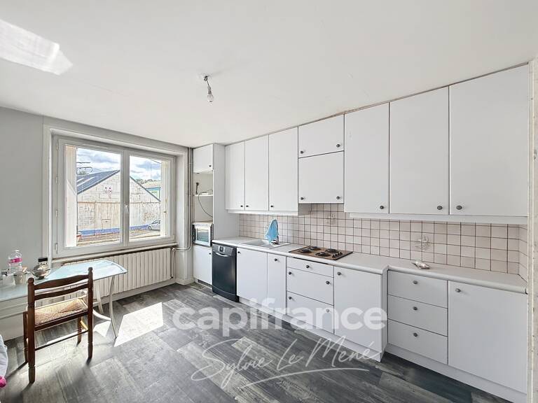 Maison à Immeuble de rapport avec logements 9 pièces + local commercial – fort potentiel- ROHAN (56) — photo 1