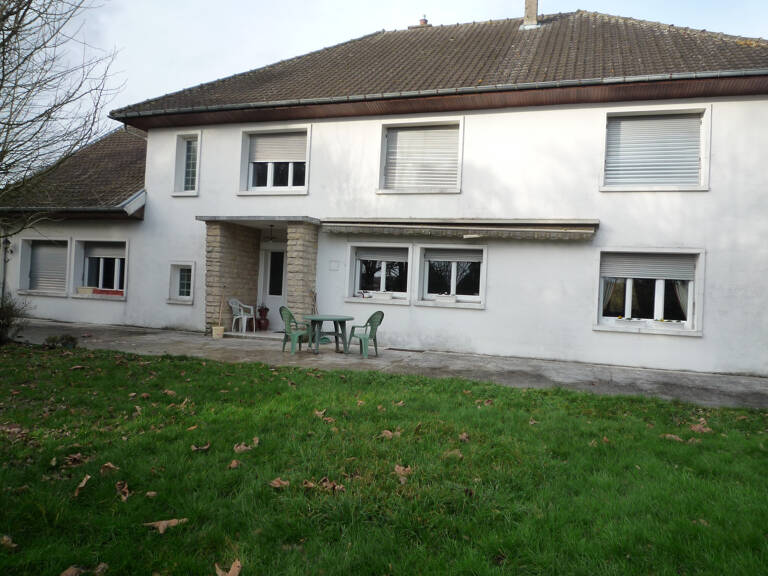 Propriete à vendre 35 pièces MONTDAUPHIN (77) — photo 1