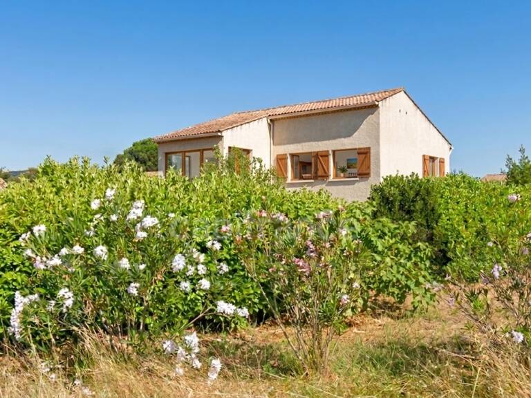 UZES 4km, village toutes commodités : Maison avec grand terrain, garage double et vue dominante ! — photo 1