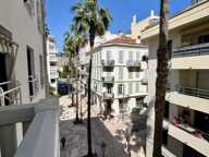 En résidence Sénior Appartement large studio avec balcon climatisation — photo 2