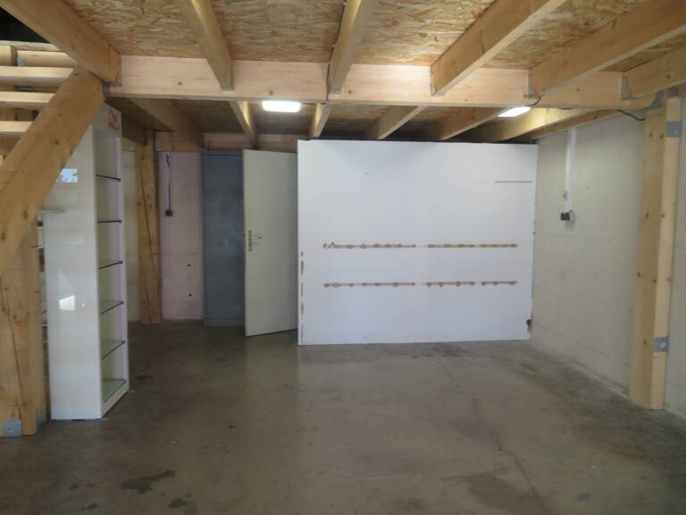 LOCAL commercial ou artisanal à LOUER DIGNE LES BAINS (04000) zone commerciale SAINT CHRISTOPHE — photo 1