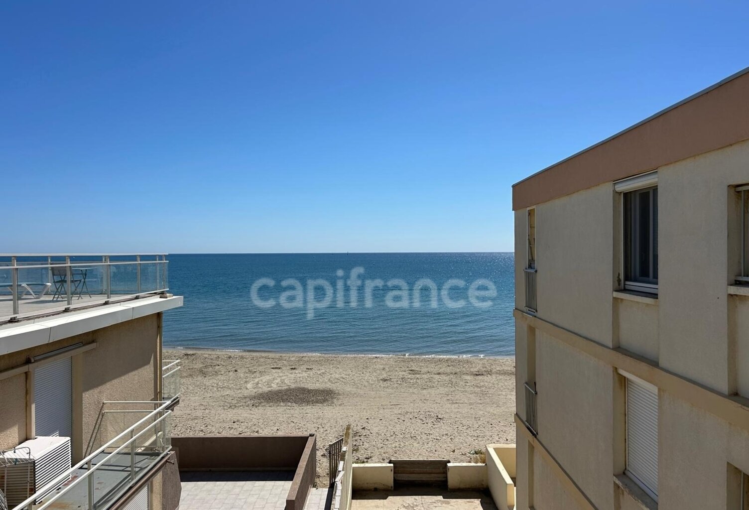 Appartement à vendre 2 pièces PALAVAS LES FLOTS (34) PREMIÈRE LIGNE – T2 TRAVERSANT – VUE MER EXCEPTIONNELLE – ACCÈS DIRECT PLAGE — photo 1