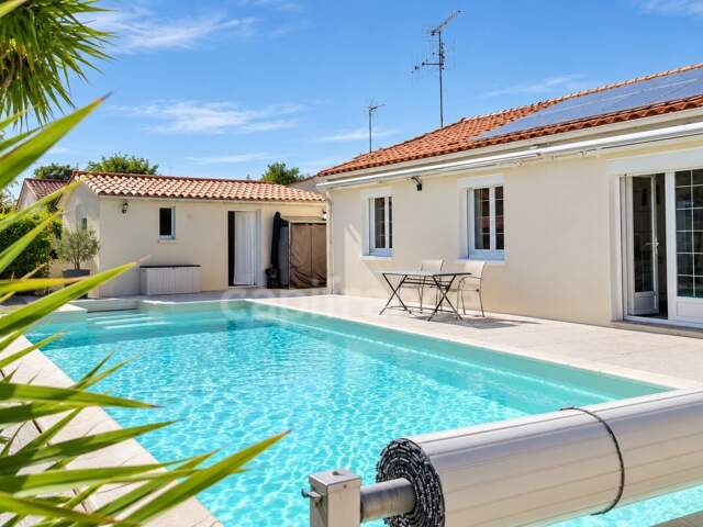 SAUJON – MAISON DE PLAIN PIED 3 CHAMBRES AVEC PISCINE — photo du bien