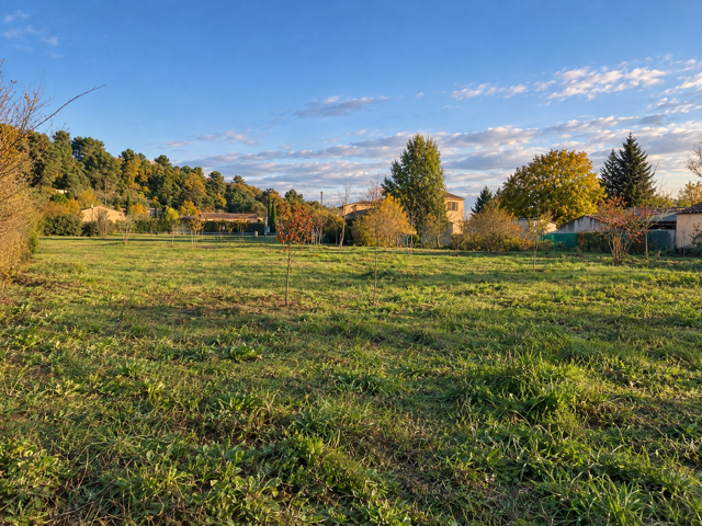 Terrain 1150 m² à Saint-Maximin-la-Sainte-Baume — photo du bien