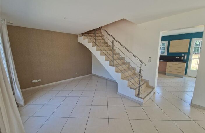 Grande maison familiale T5 avec garage et terrain — photo 4