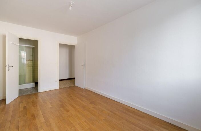 LYON 7ᵉ — EXCLUSIVITE - Bien modulable | Investissement | Professions libérales | Rénovation énergétique votée | Debourg - Jean Jaurès — photo 2