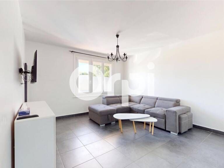 BRON – LES ESSARTS | T4 TRAVERSANT 3 CHAMBRES – RÉSIDENCE FERMÉE ET AU CALME — photo 1