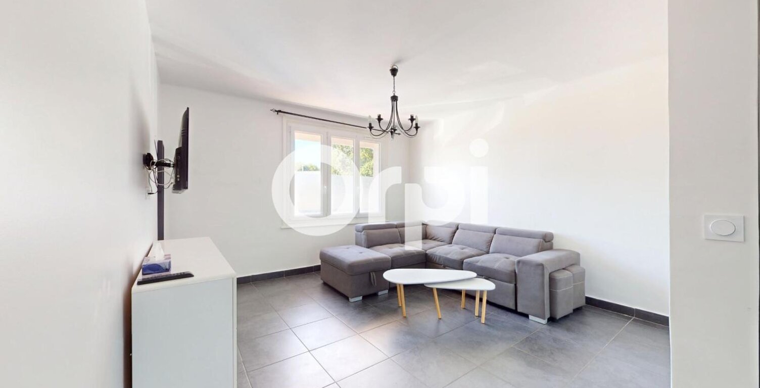 BRON – LES ESSARTS | T4 TRAVERSANT 3 CHAMBRES – RÉSIDENCE FERMÉE ET AU CALME — photo 1