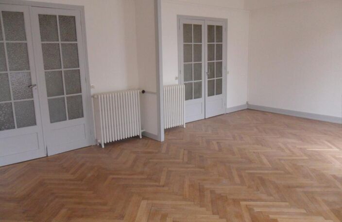 Spaciaux appartement de 148 m² - Centre Ville de Vesoul — photo 4
