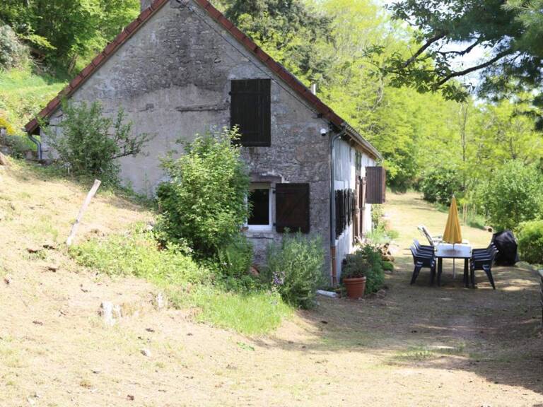 Propriété avec vue dégagée isolée au milieu de ses bois — photo 1
