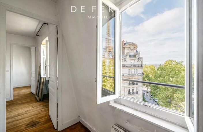 DERNIER ÉTAGE – VUE TOUR EIFFEL – TRÈS LUMINEUX – CHAMP DE MARS — photo 3