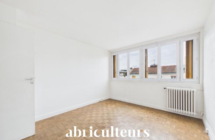 Excellent potentiel pour ce 3 pièces plein sud en vente à Montreuil (93100) — photo 2