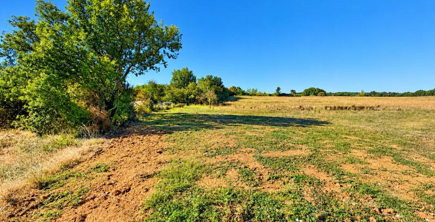 TERRAIN CONSTRUCTIBLE 2959m2 VIABILISE AU CALME — photo 1