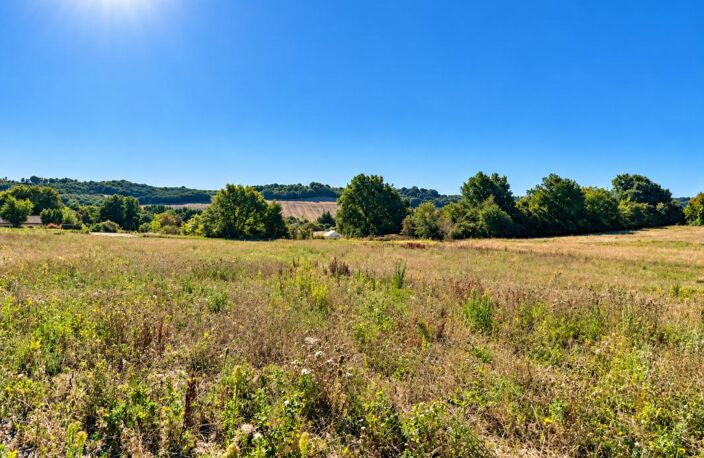TERRAIN CONSTRUCTIBLE 2959m2 VIABILISE AU CALME — photo 2
