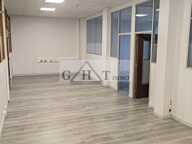 BUREAU DE 150 m² A LA LOCATION AU PLESSIS-BELLEVILLE ; — photo 2