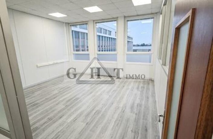 BUREAU DE 150 m² A LA LOCATION AU PLESSIS-BELLEVILLE ; — photo 4