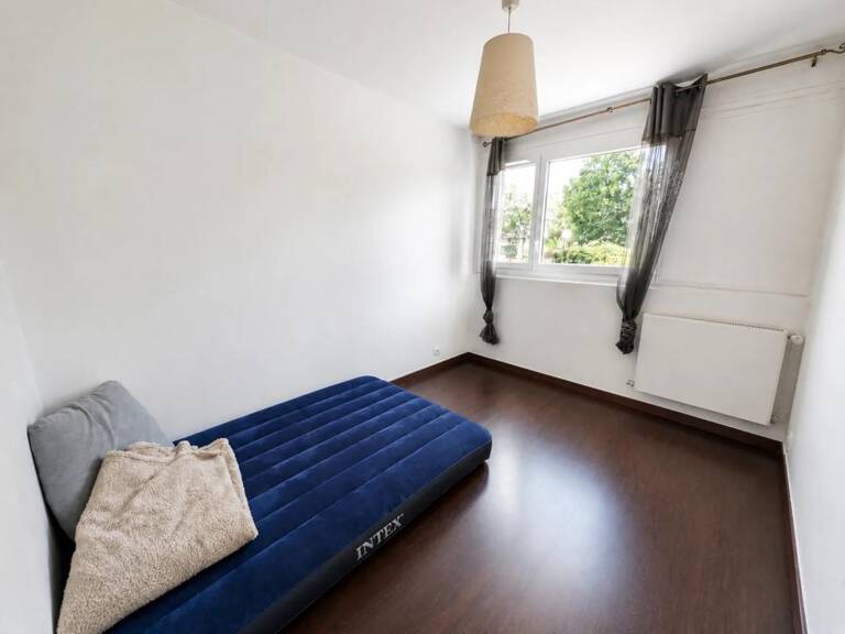 Appartement F4 de 76m2 en rez-de-chaussée dans résidence rénovée — photo 1