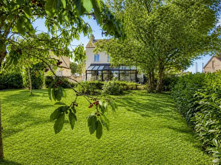 Maison Bourgeoise de 8 pièces de 185 m² à Châteaumeillant — photo 1