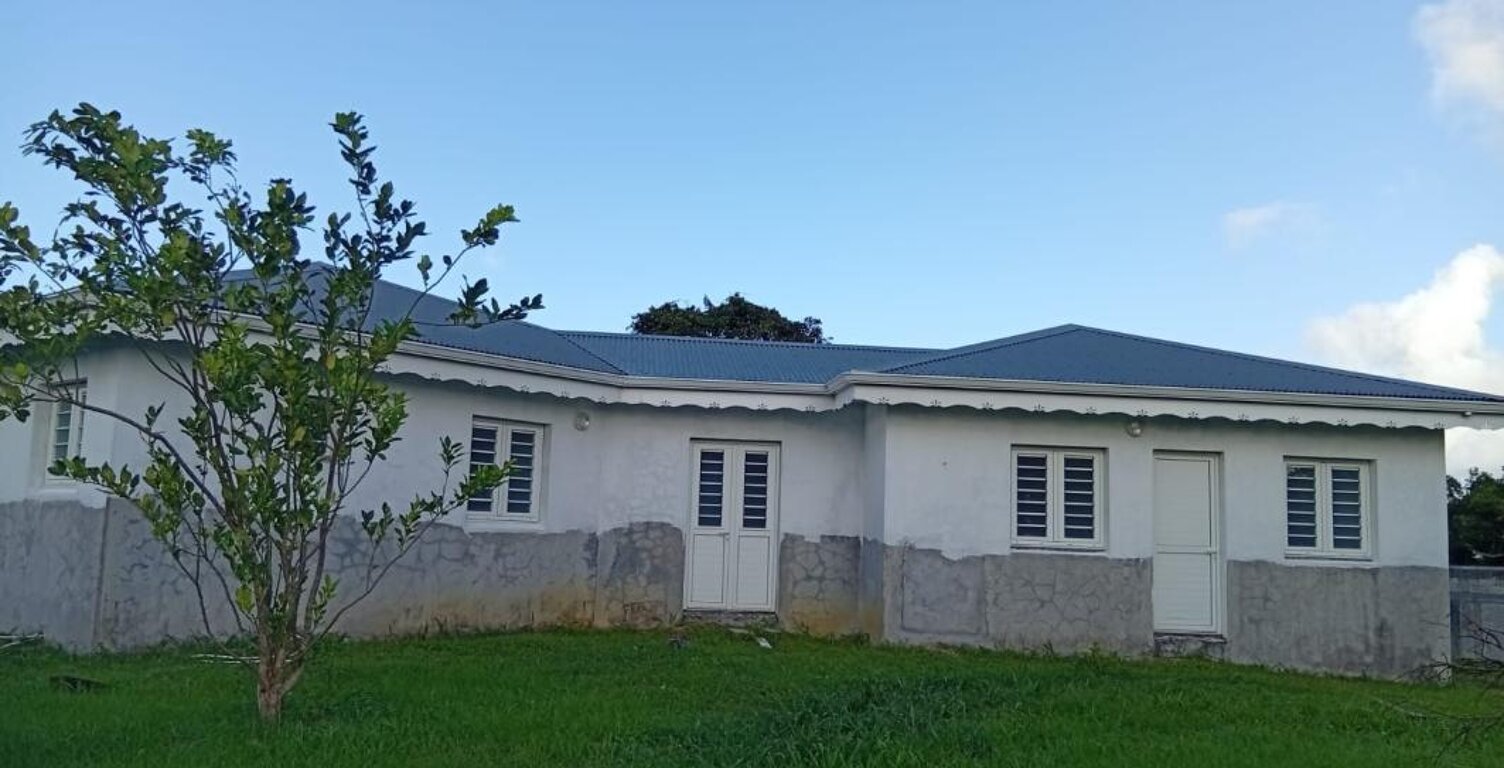 Maison T3 neuve avec studio indépendant à louer au Lamentin — photo 1