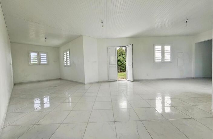 Maison T3 neuve avec studio indépendant à louer au Lamentin — photo 3