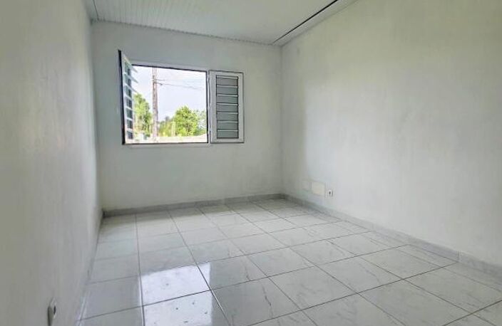 Maison T3 neuve avec studio indépendant à louer au Lamentin — photo 4