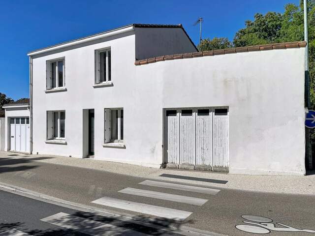 MAISON LA ROCHELLE LAFOND - PROCHE COMMERCES — photo du bien