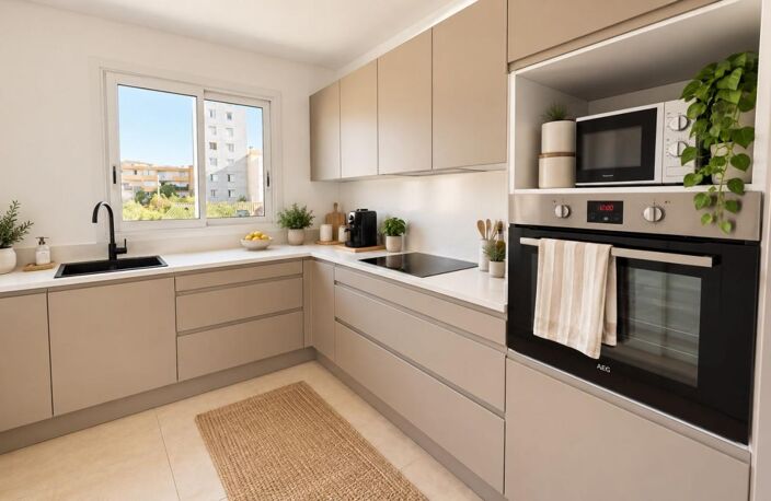 HYÈRES - T4 rénové de 75m2 avec balcon, garage et parcelle privative — photo 5