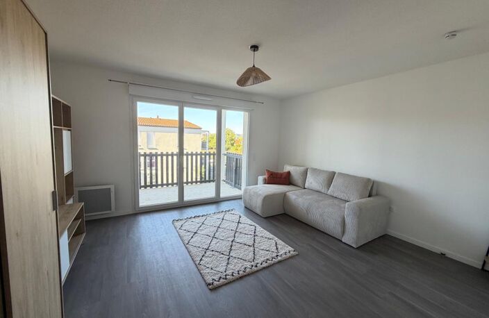 Studio neuf meublé avec terrasse couverte et parking privatif – Lons — photo 2