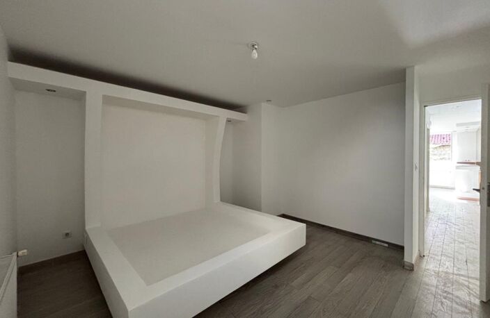 À LOUER – Appartement rénové 91,5 m² avec balcon, 3 chambres et stationnement – Centre-ville de Rive-de-Gier — photo 5