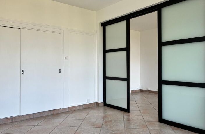 Appartement À Vendre — photo 3