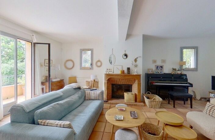 EXCLUSIVITE MAGNIFIQUE MAISON 5 CHAMBRES AVEC PISCINE AU DU GOLF DE LA TOUR DE SALVAGNY — photo 4