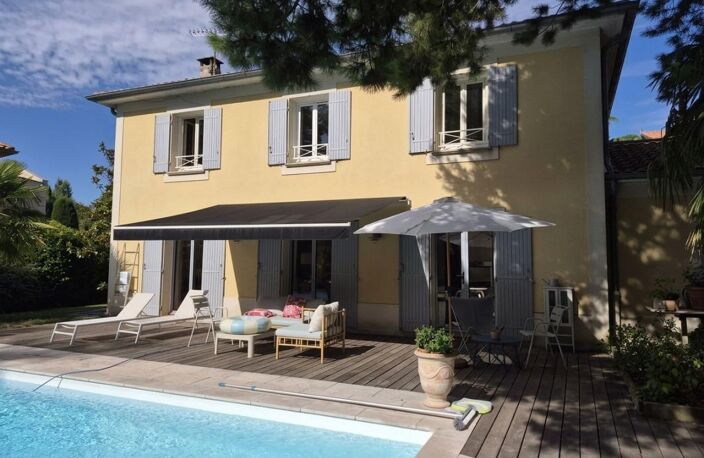 EXCLUSIVITE MAGNIFIQUE MAISON 5 CHAMBRES AVEC PISCINE AU DU GOLF DE LA TOUR DE SALVAGNY — photo 2