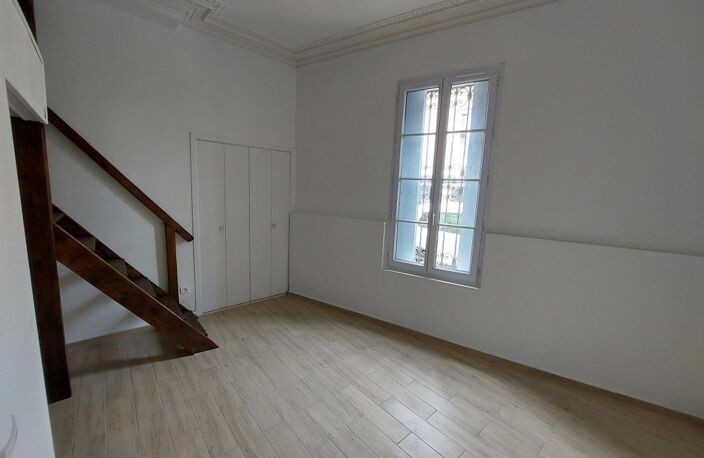 Location : appartement T1 (17 m²) à LUNEL — photo 2