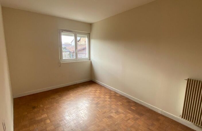 A louer spacieux T4 avec garage et balcon - centre-ville MONT DE MARSAN — photo 3