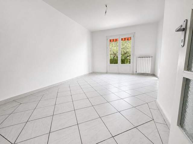 A vendre toulon T3 rénové au calme avec balcon et cave — photo du bien