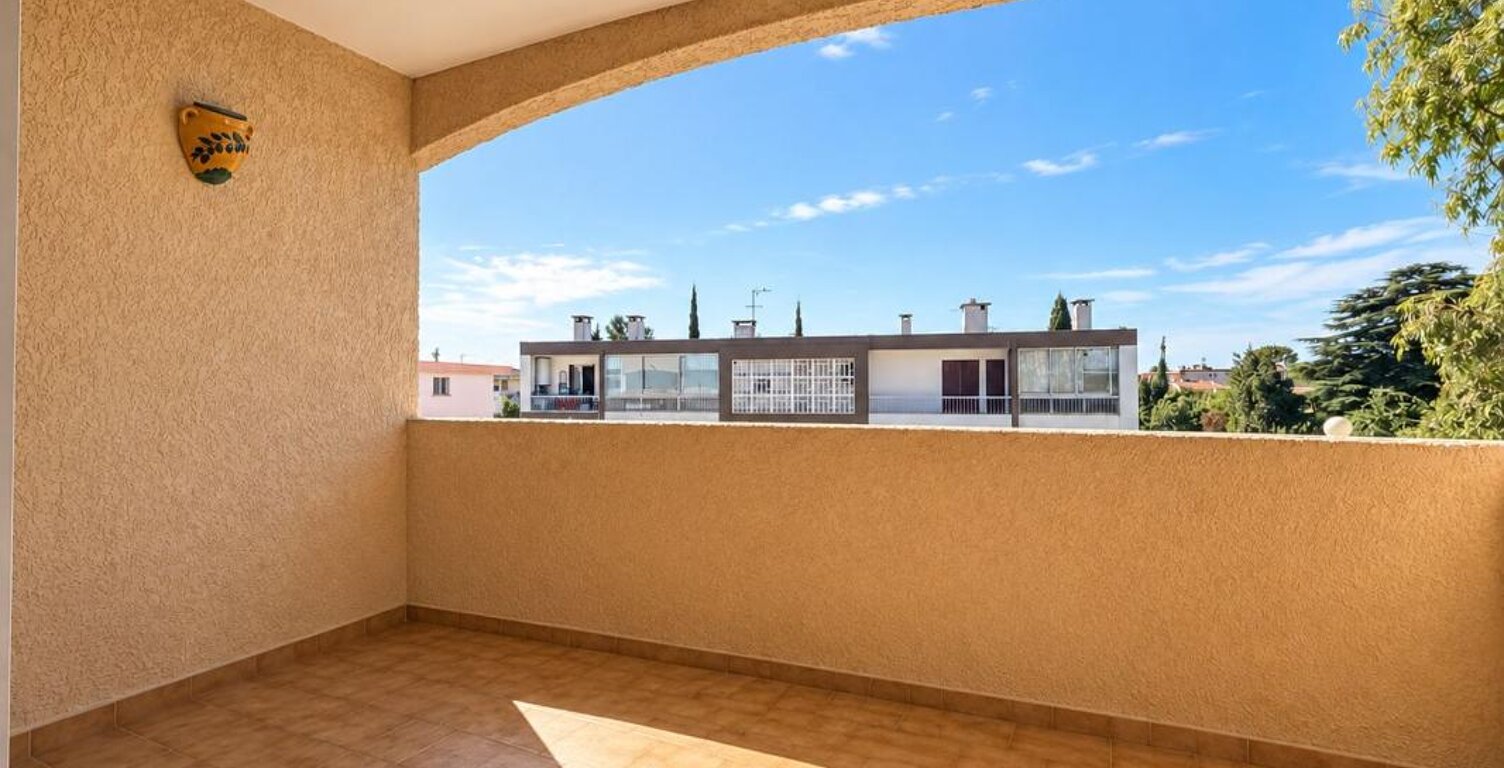 Appartement T2 avec terrasse plein sud- Résidence sécurisée avec piscine au coeur des Sablettes — photo 1