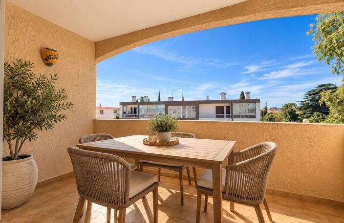 Appartement T2 avec terrasse plein sud- Résidence sécurisée avec piscine au coeur des Sablettes — photo 3