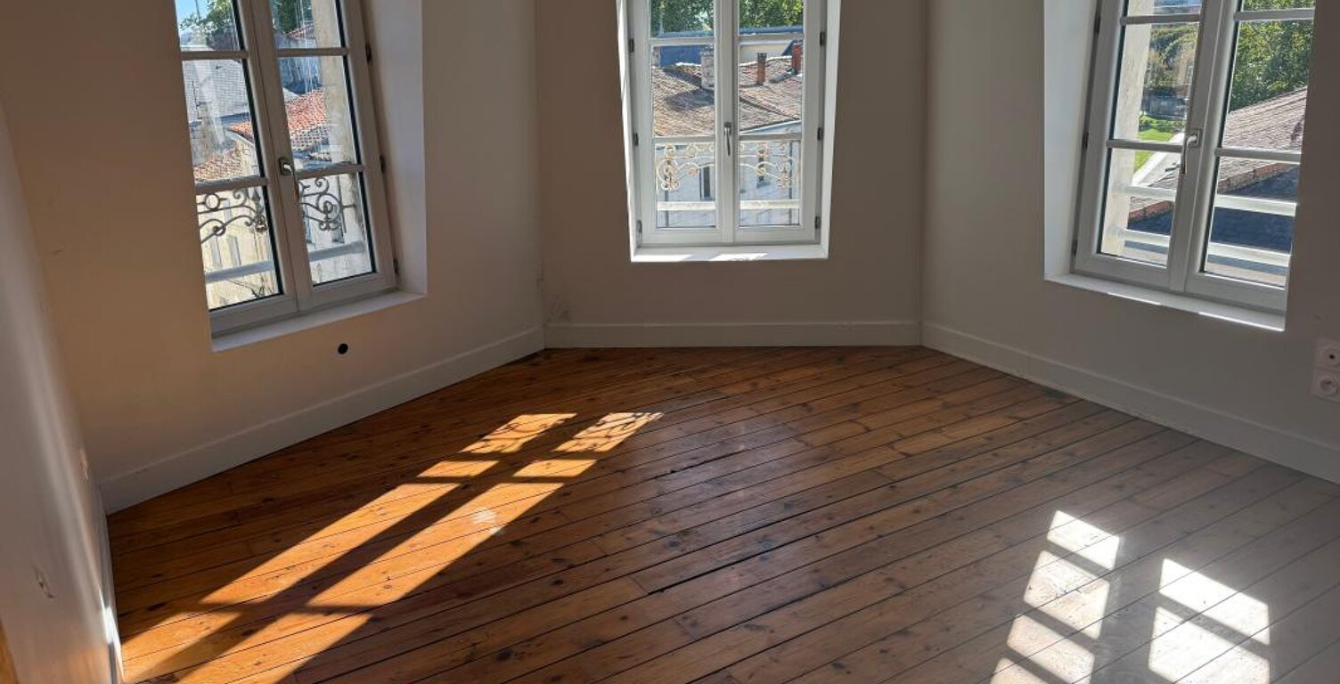 Appartement À Louer centre de  Niort — photo 1