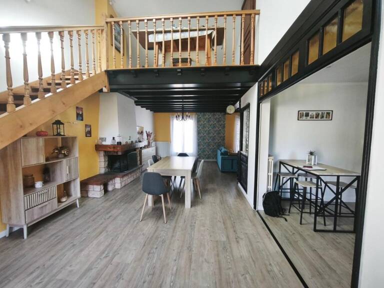 Maison de bourg rénovée - 196 m² - 5 chambres - Terrain, piscine & garages — photo 1