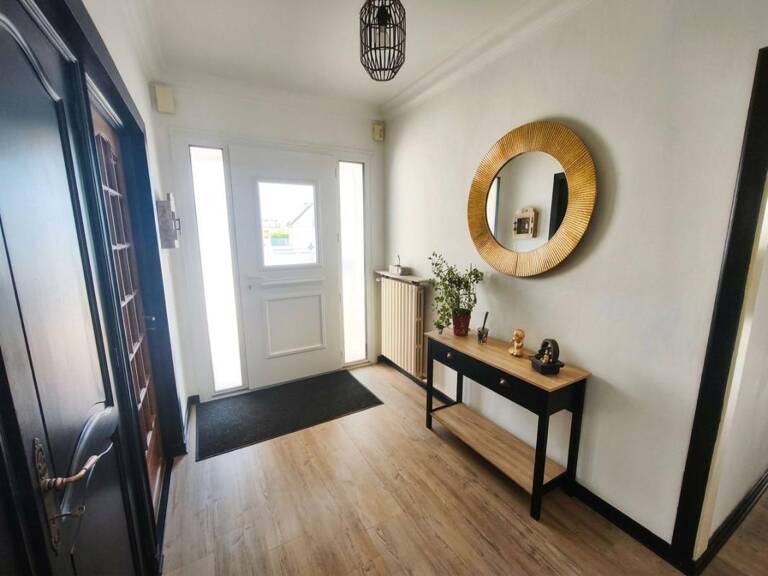 Maison de bourg rénovée - 196 m² - 5 chambres - Terrain, piscine & garages — photo 1