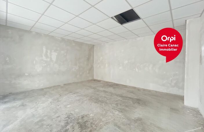 Bien Commercial À Louer — photo 3