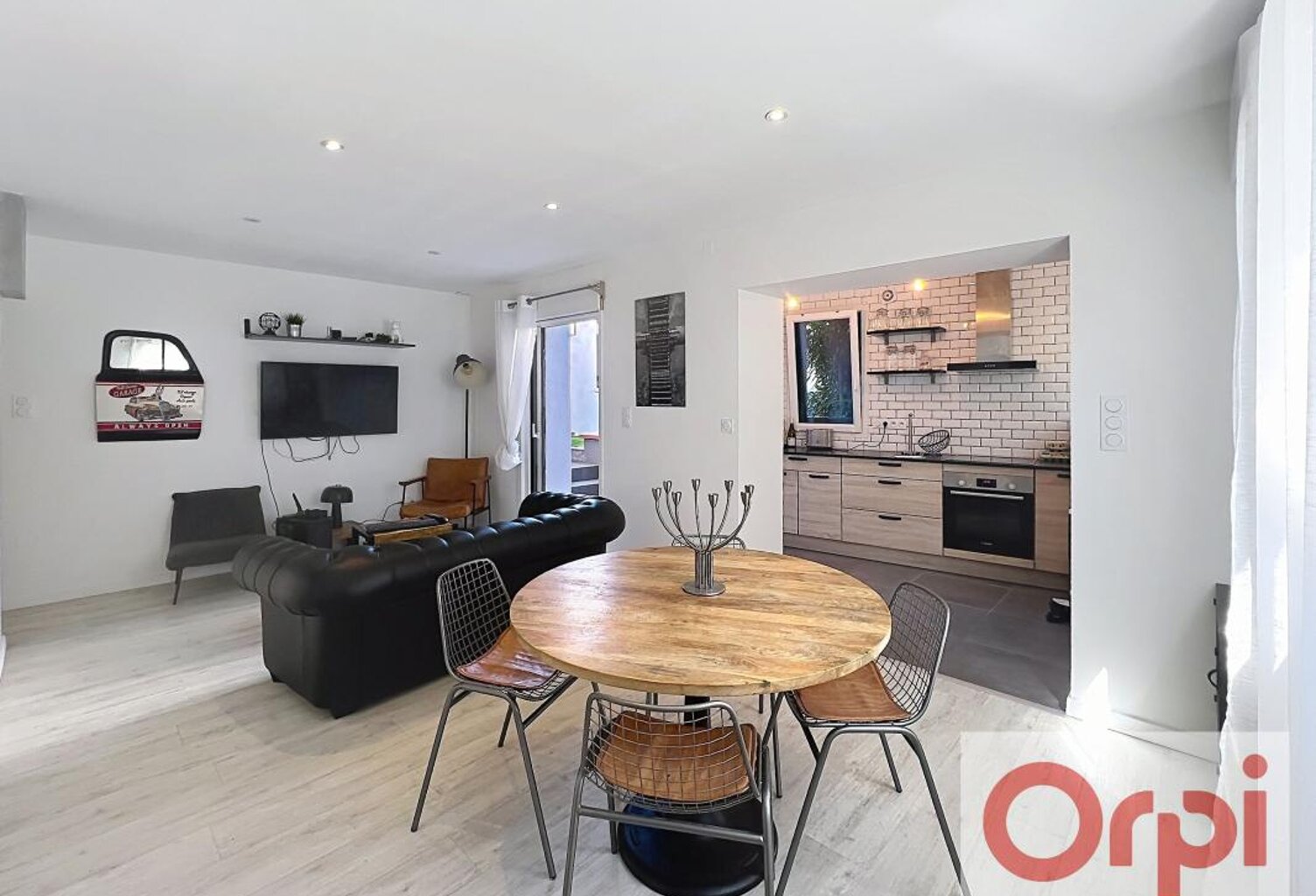 Appartement À Vendre — photo 1