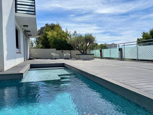 Villa T5 179 m2 jardin piscine — photo du bien
